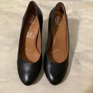 NWOT Flexi Black Leather Pumps — Soft Leather, Cushioned Comfort